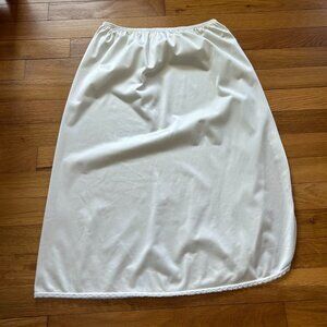 Vintage Vanity Fair White Nylon Half Slip Skirt Size S/M/L 26" Length With Lace